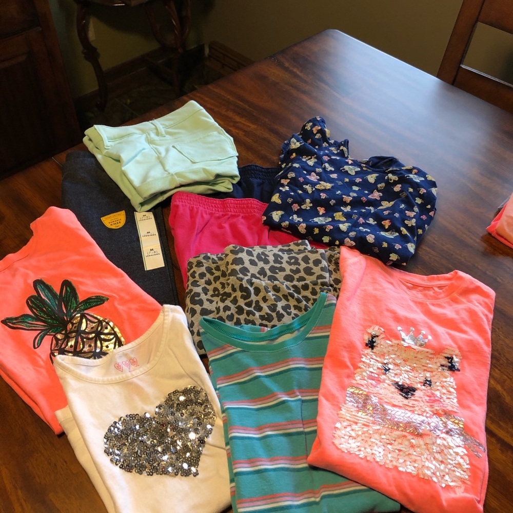 Girls 7-8 Shorts, shirts and new leggings from Old Navy and Target.  Like new.